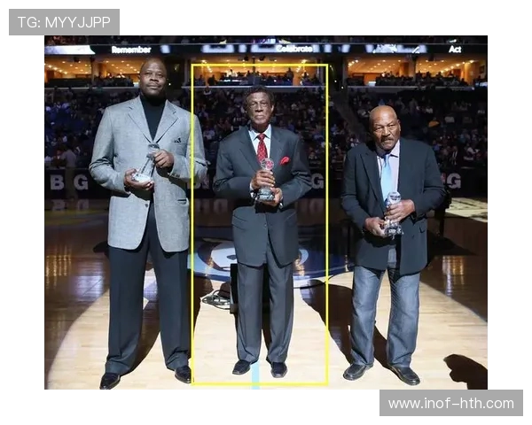 比尔拉塞尔的传奇人生与他对篮球精神的永恒影响