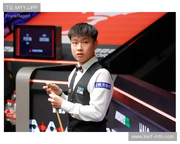 上海足球队在大师赛中的灵活性展现与战术解析 上海足球队在大师赛中的灵活性展现与战术解析