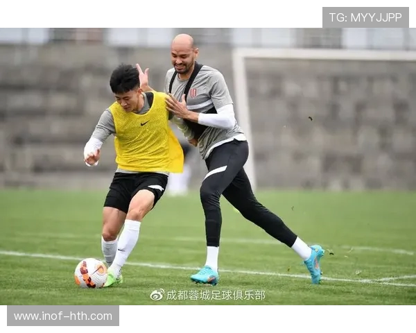 成都滑板队战术解析：从训练到比赛的全方位策略探讨