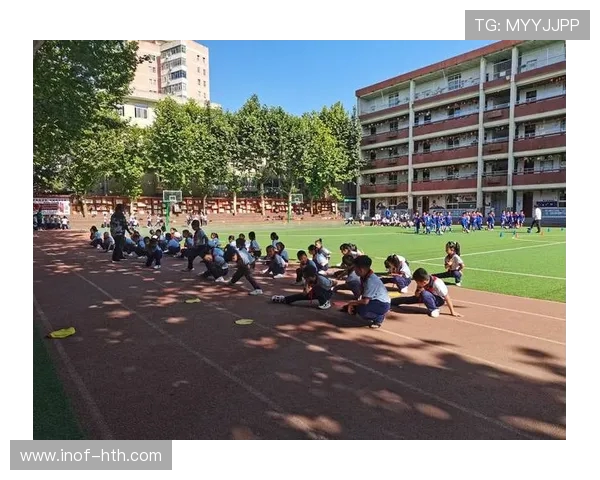 探讨体育运动如何全面提升身心健康与凝聚团队精神的深度观察视角