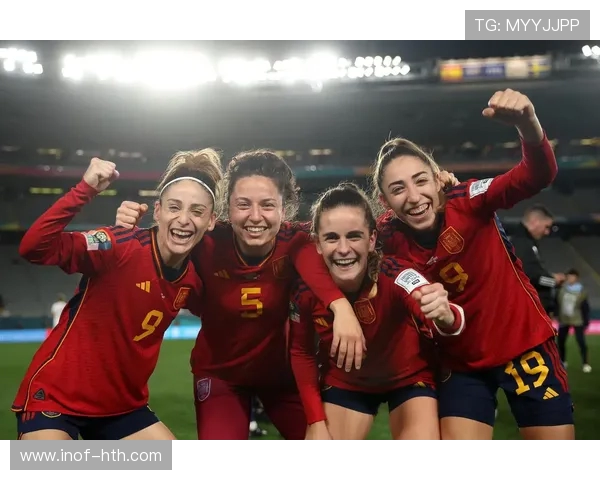 中国女足迎战西班牙队全力以赴争取胜利展现拼搏精神与团队默契